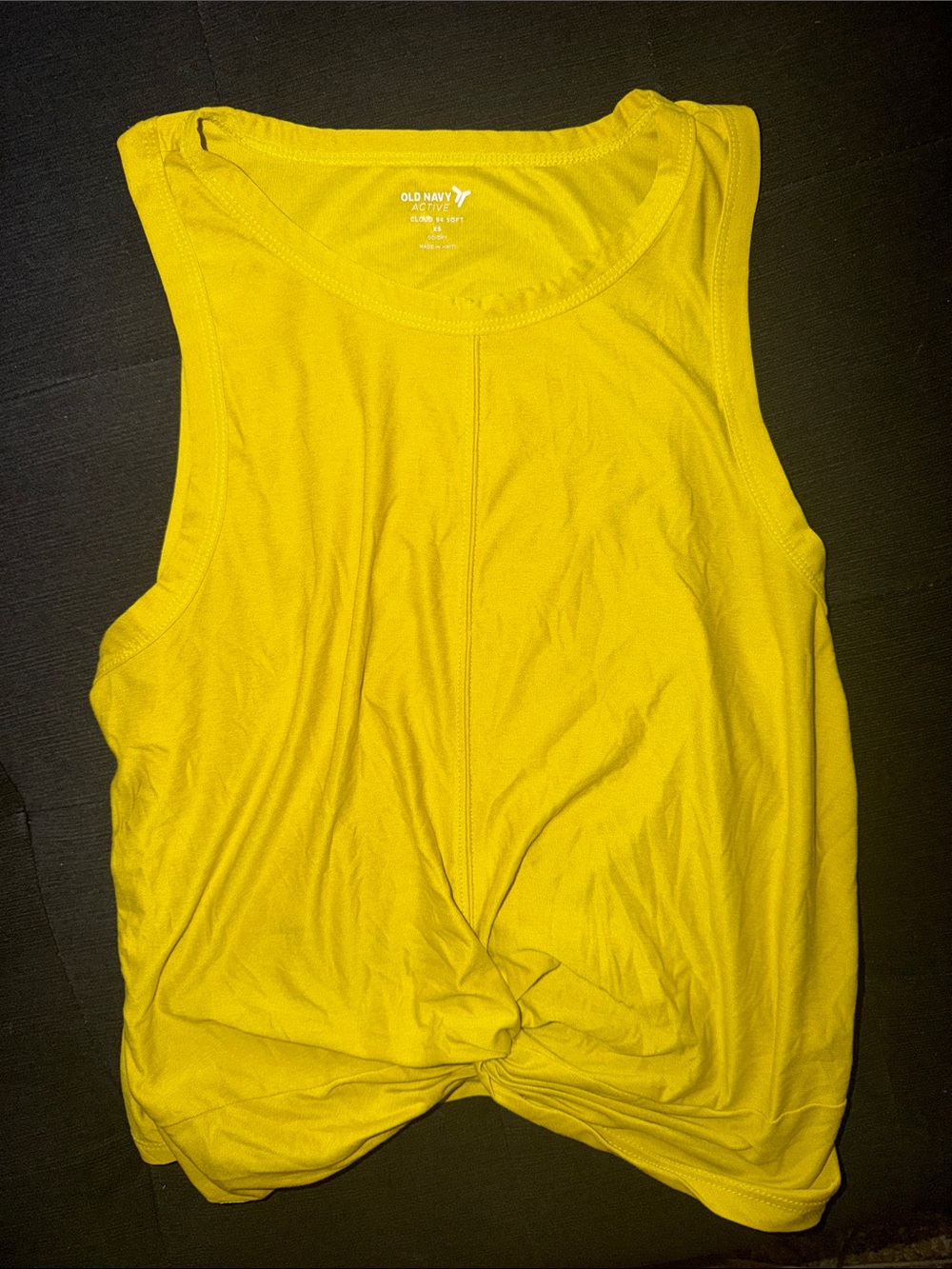 Old Navy Active Cloud 94 Go-Dry Tank Top 💛